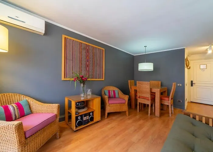 Elegant Lodging Steps Away From Costanera Center