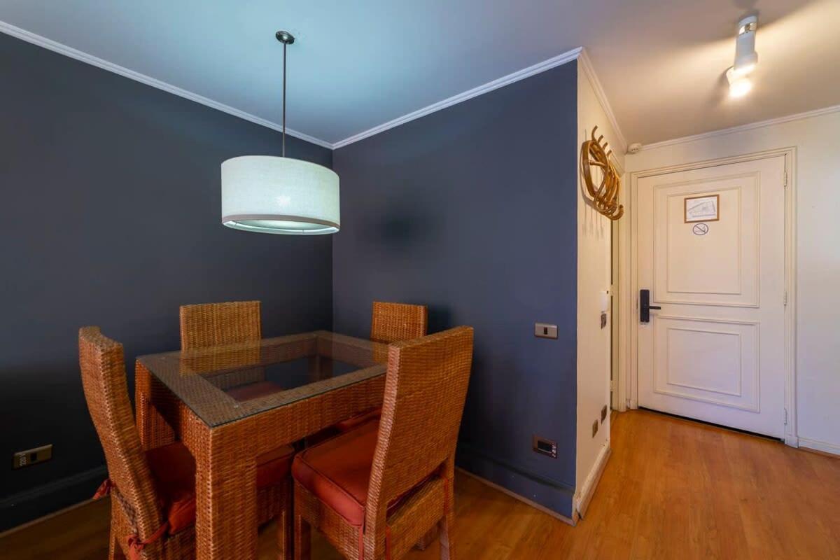 Elegant Steps Away From Costanera Center Appartamento