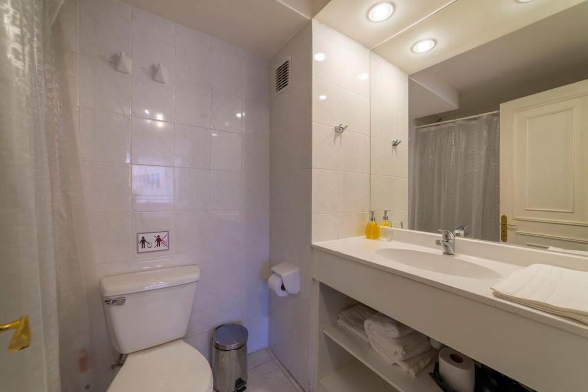 Elegant Steps Away From Costanera Center Appartamento Santiago del Cile