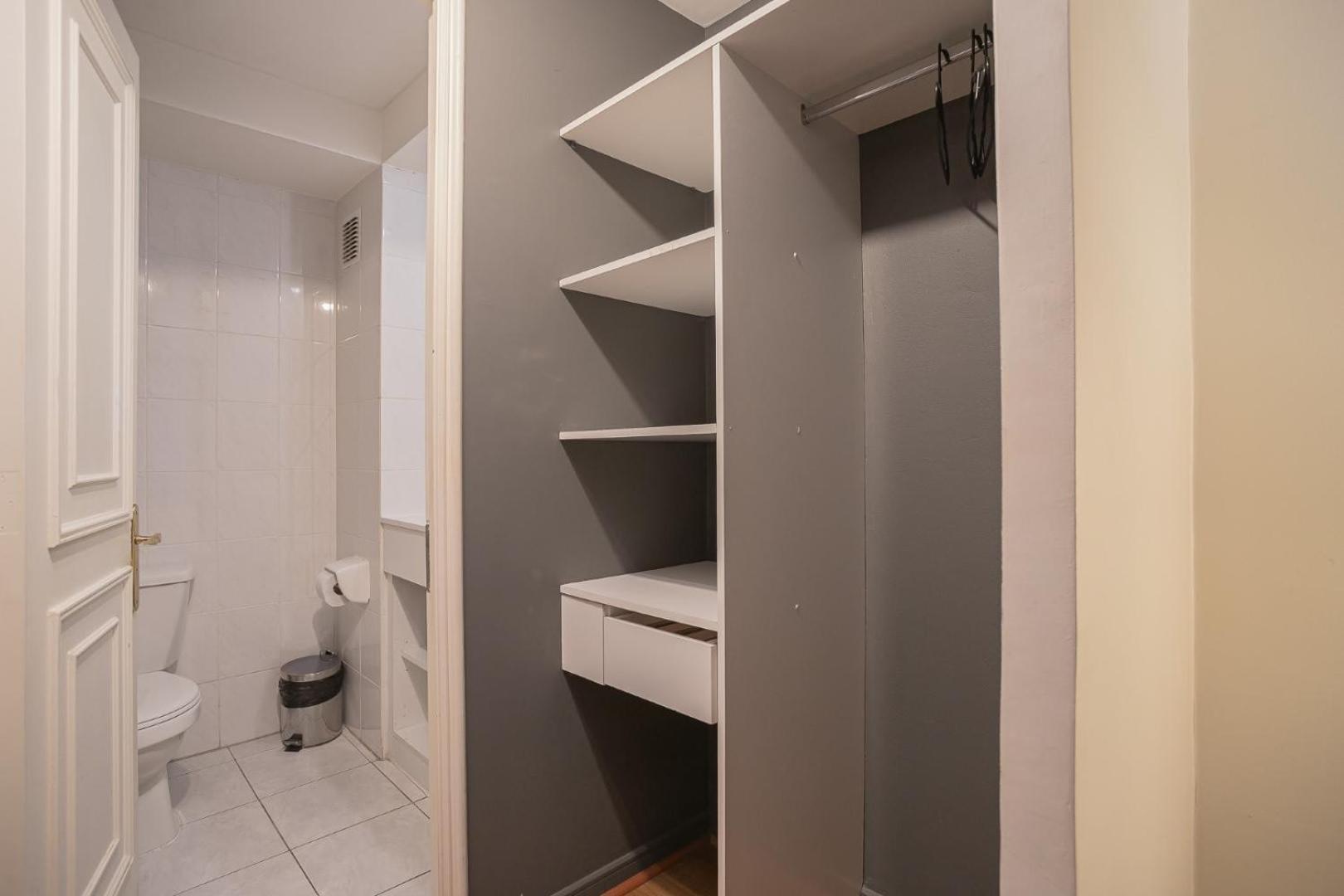 Elegant Steps Away From Costanera Center Appartamento