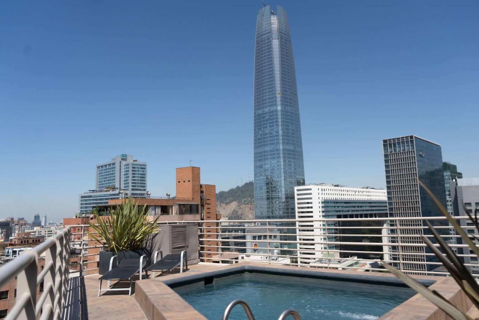 Elegant Steps Away From Costanera Center Santiago del Cile